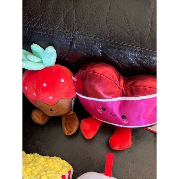 Hallmark “Better Together” Magnetic Plushies - Picture 4 of 8